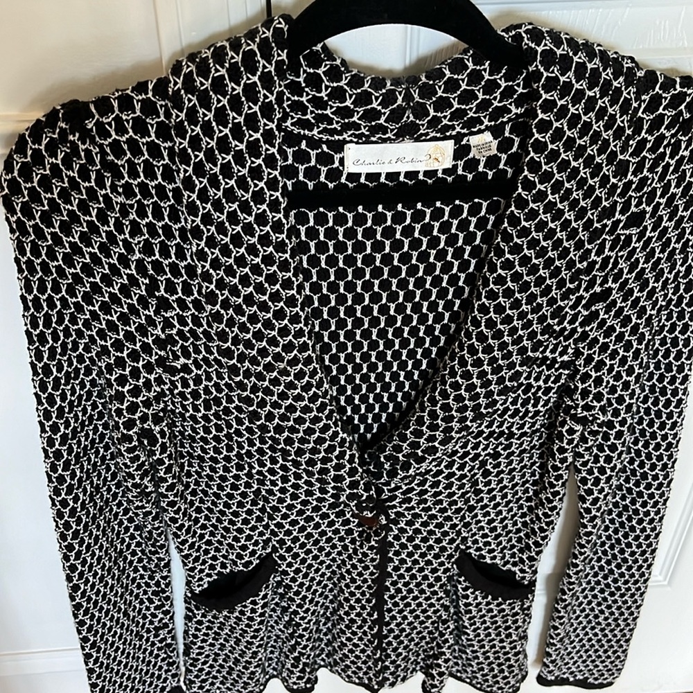 Knit Jacket- long sleeve and side pockets